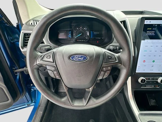 Used 2022 Blue Ford SE image 11