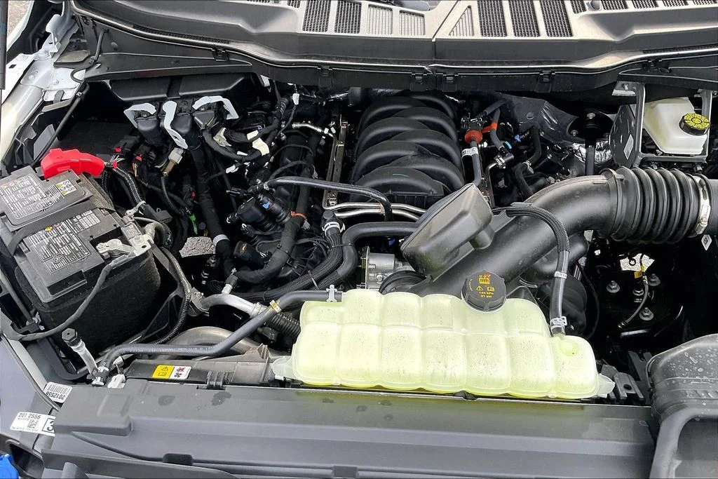 New 2026 White Ford XLT image 9