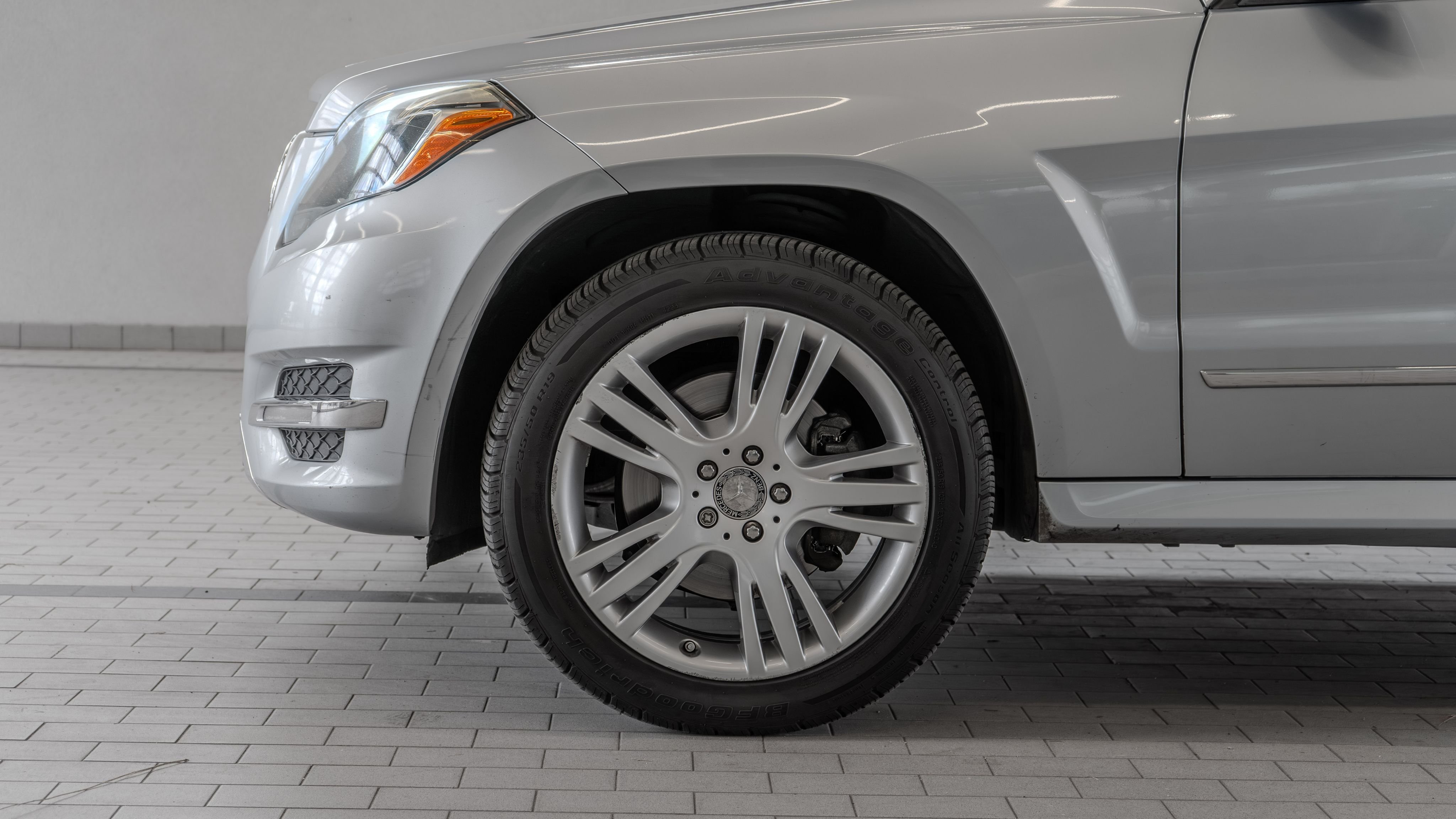 Used 2015 Diamond Silver Mercedes-Benz GLK 250 image 4