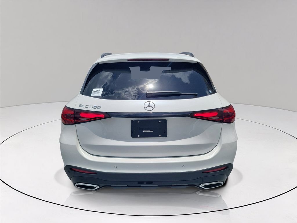 New 2026 MANUFAKTUR Moonlight White Metallic Mercedes-Benz GLC 300 image 5