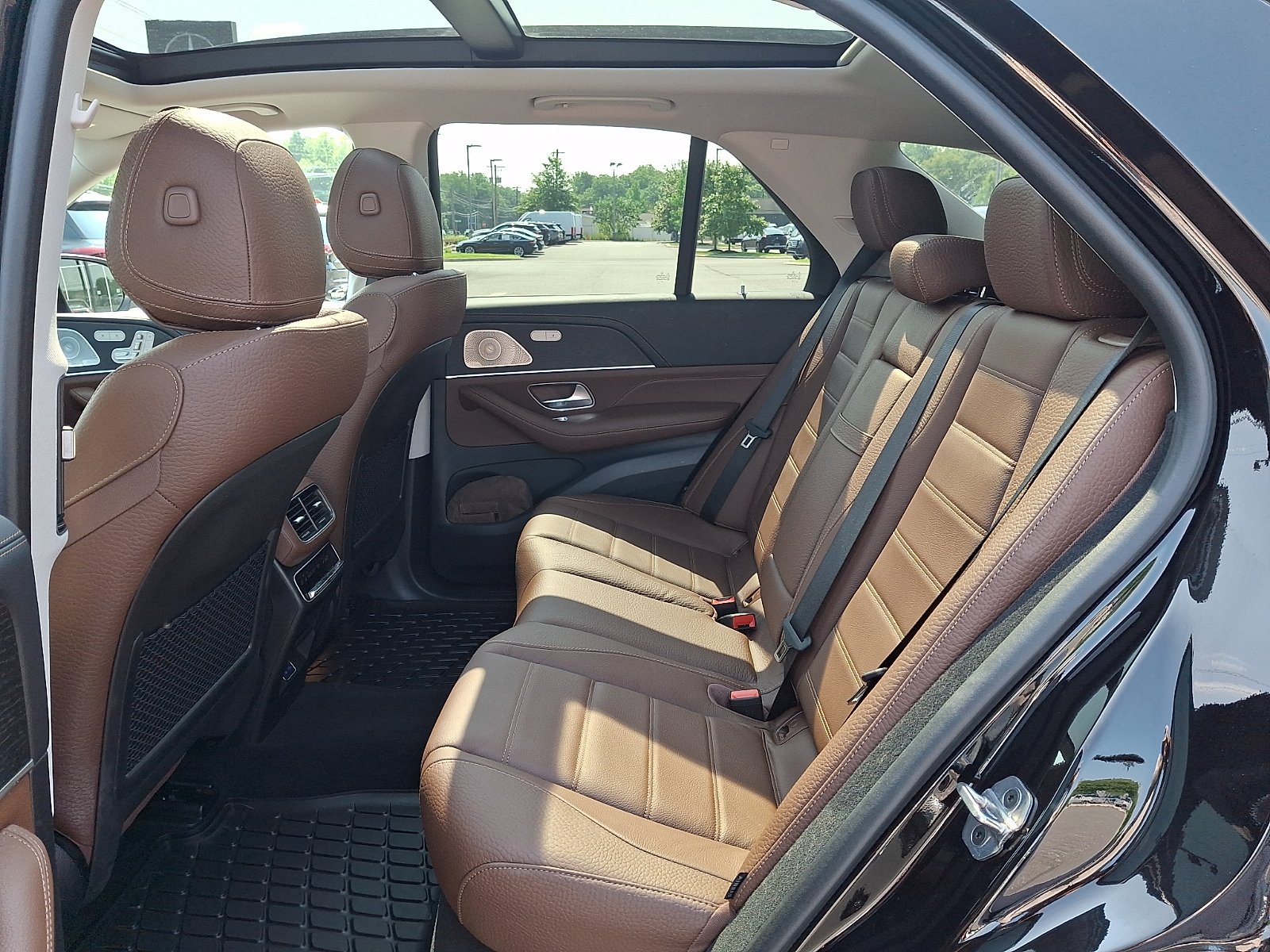 Certified Used 2025 Black Mercedes-Benz 4MATIC® image 10