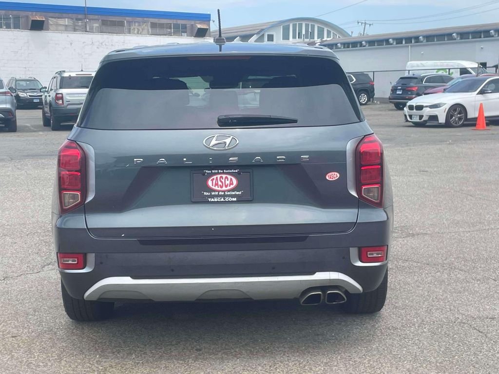 Used 2020 Green Hyundai SE image 7