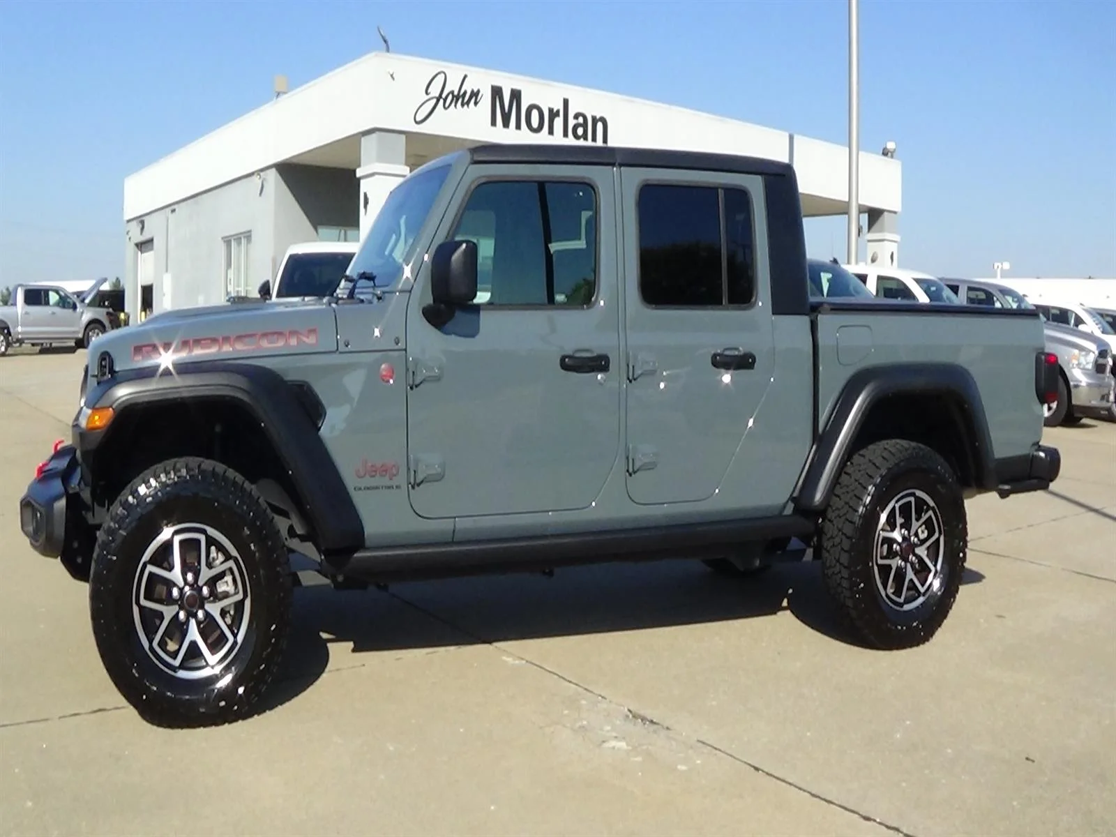 Used 2024 Anvil Clear Coat (pds) Jeep Rubicon image 1