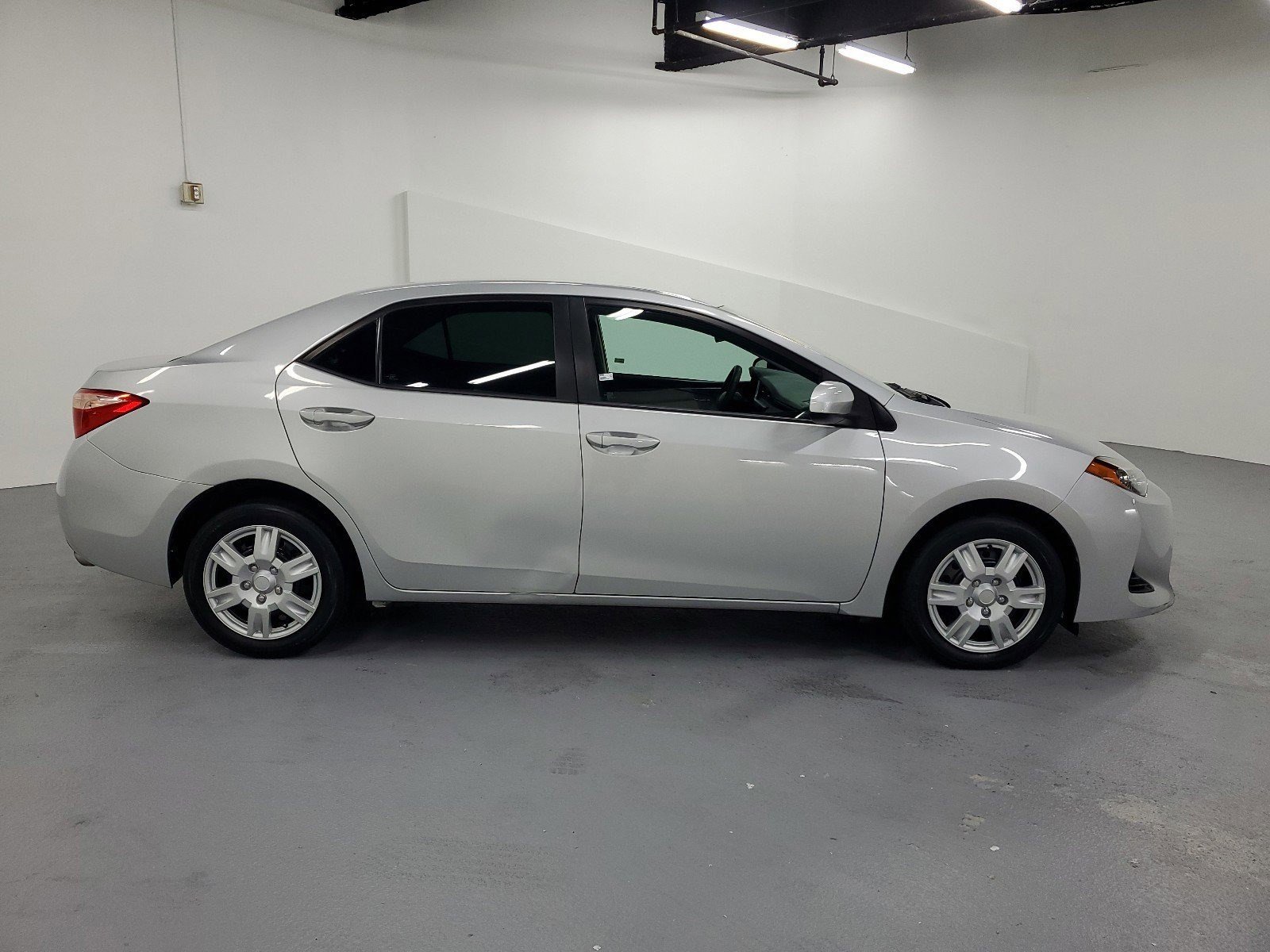 Used 2019 Classic Silver Metallic Toyota LE image 8
