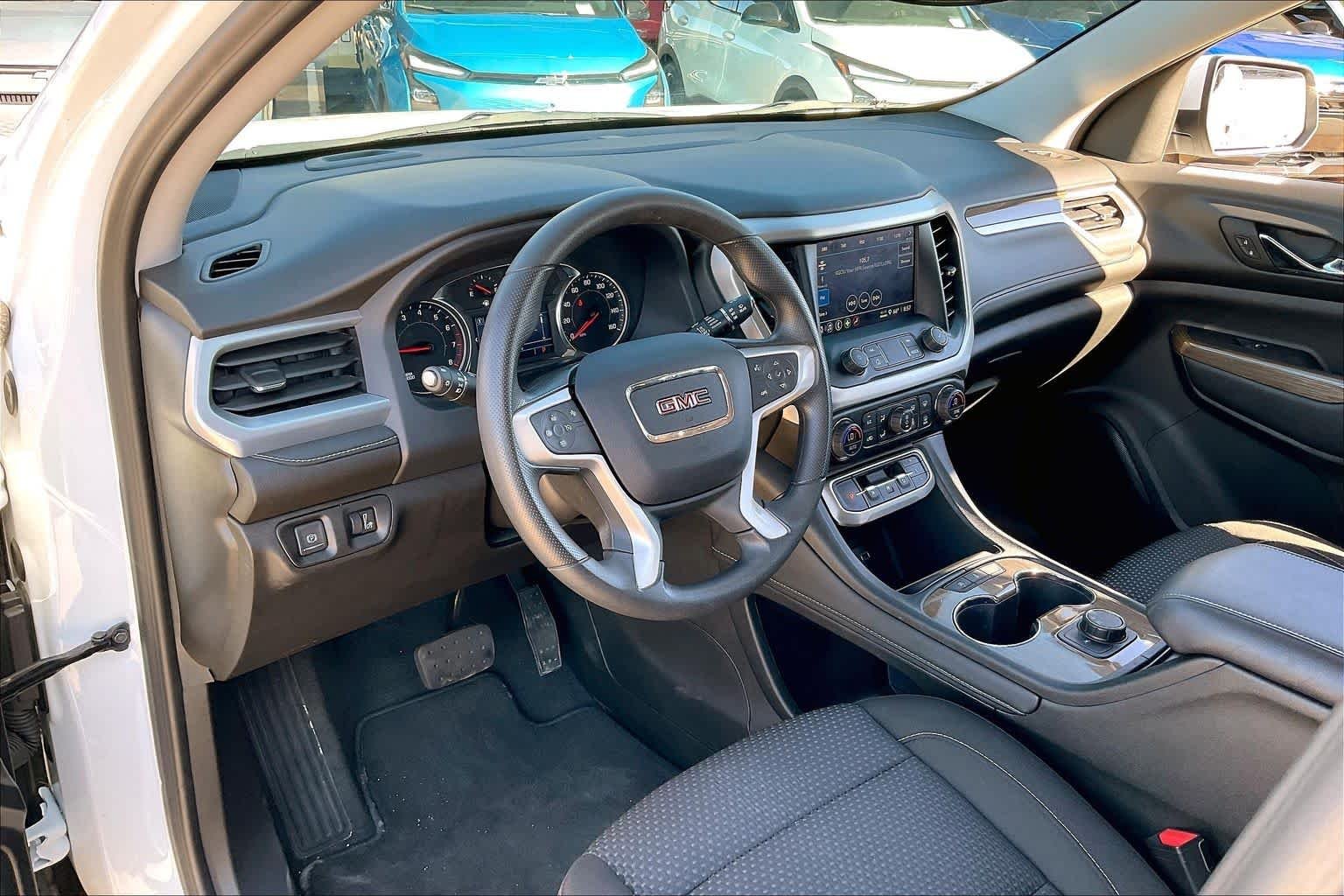 2023 GMC Acadia SLE - Photo 17