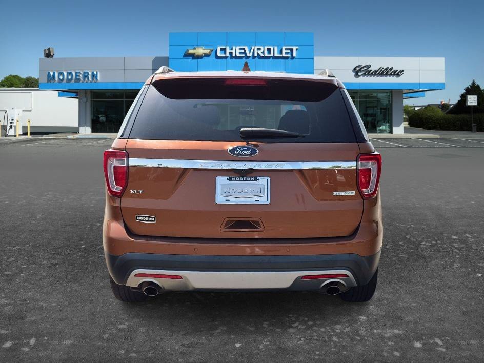 Used 2017  Ford XLT image 4