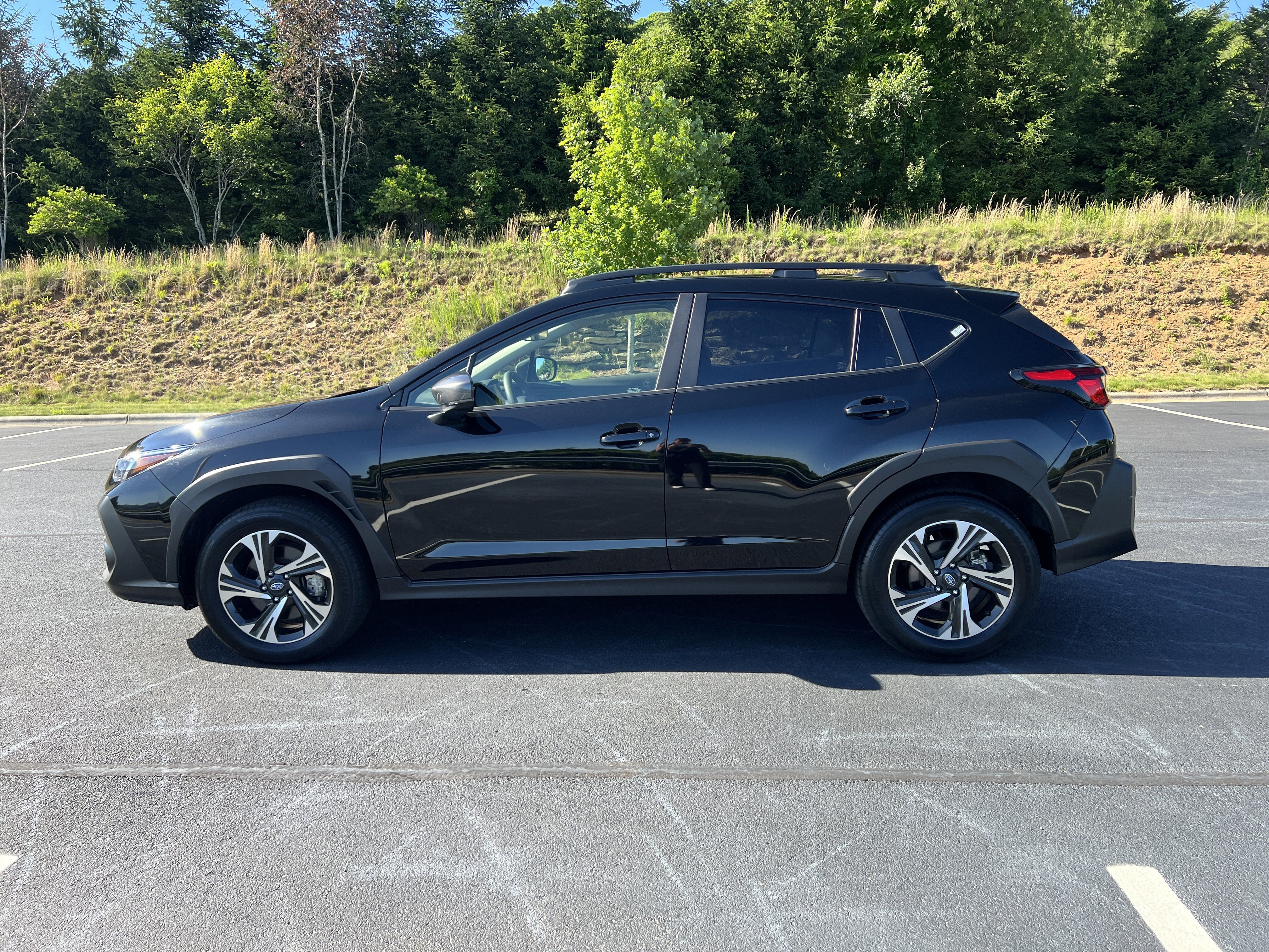 Used 2024 Crystal Black Silica Subaru Premium image 7
