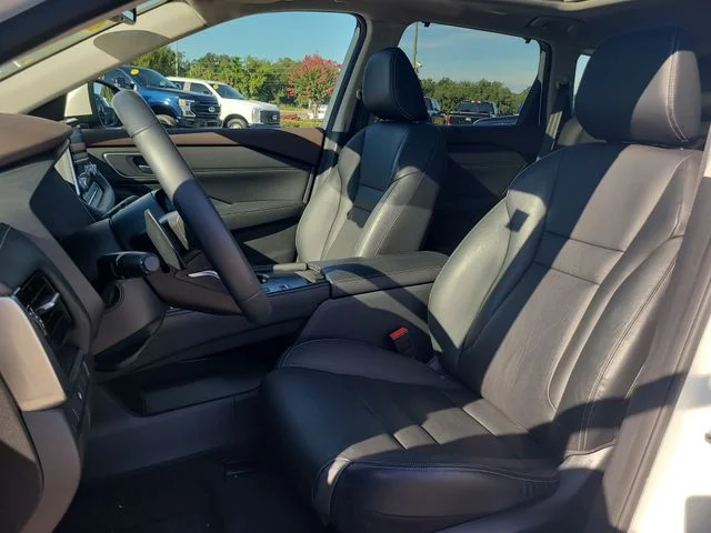 Used 2021 White Nissan SL image 20
