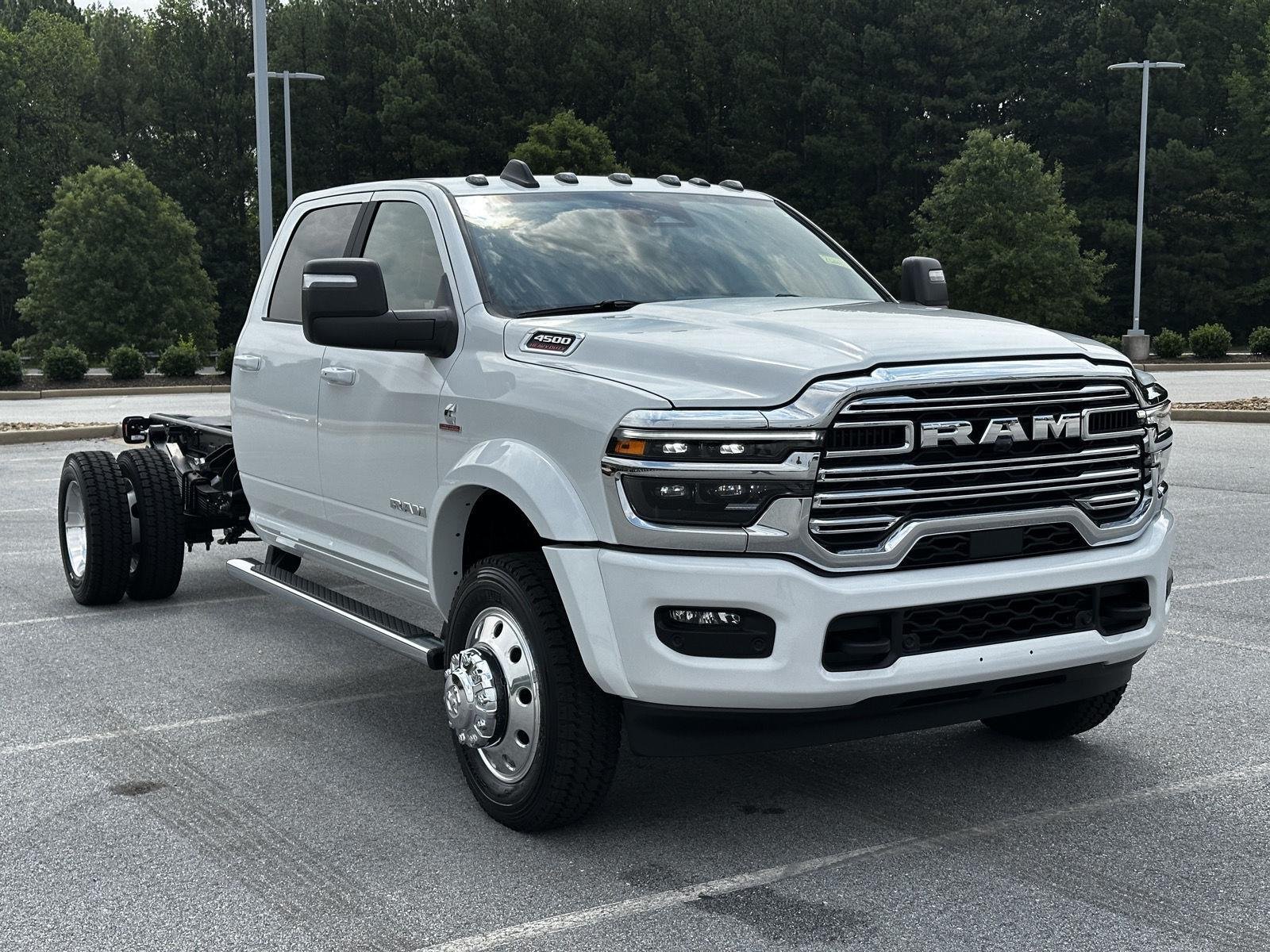 New 2026 Bright White Clear-Coat Exterior Paint RAM Big Horn image 2