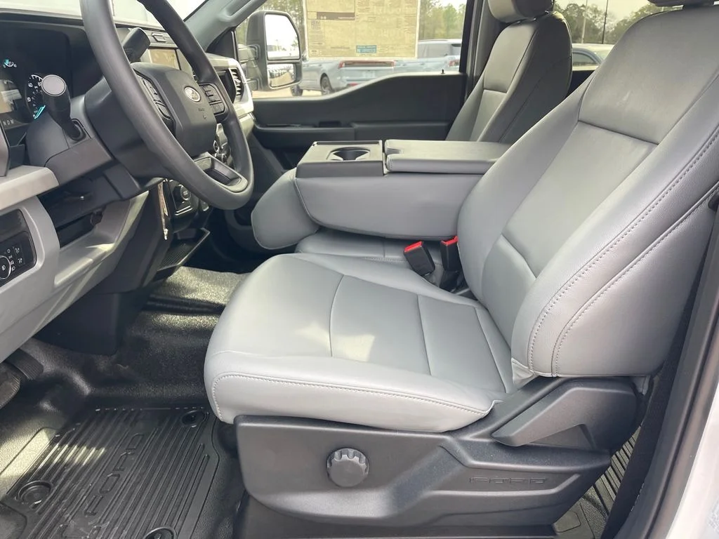 2026 Ford F-450 Super Duty Chassis Cab XL - Photo 8
