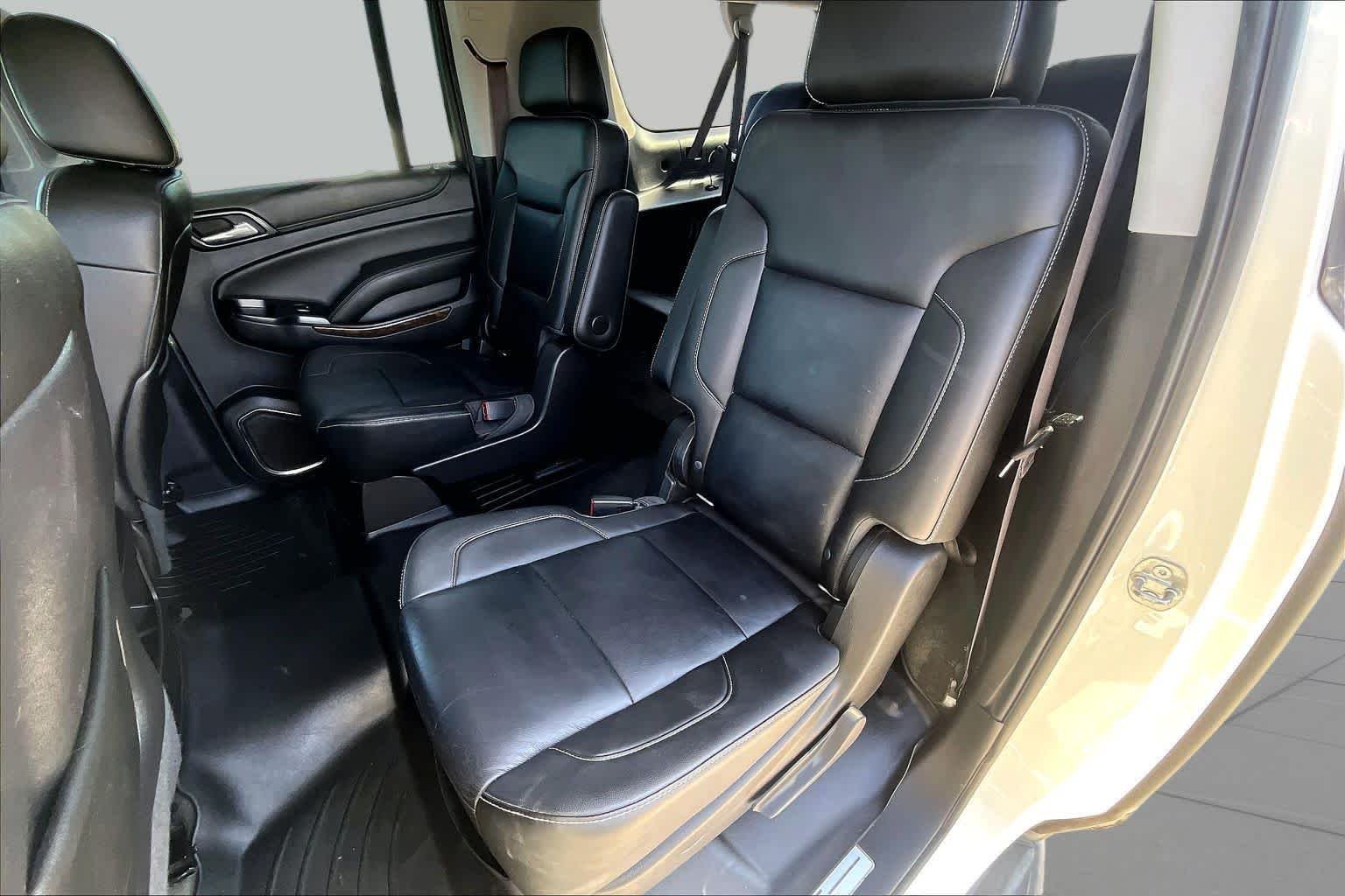 Used 2015 White Diamond Tricoat Chevrolet LT image 19