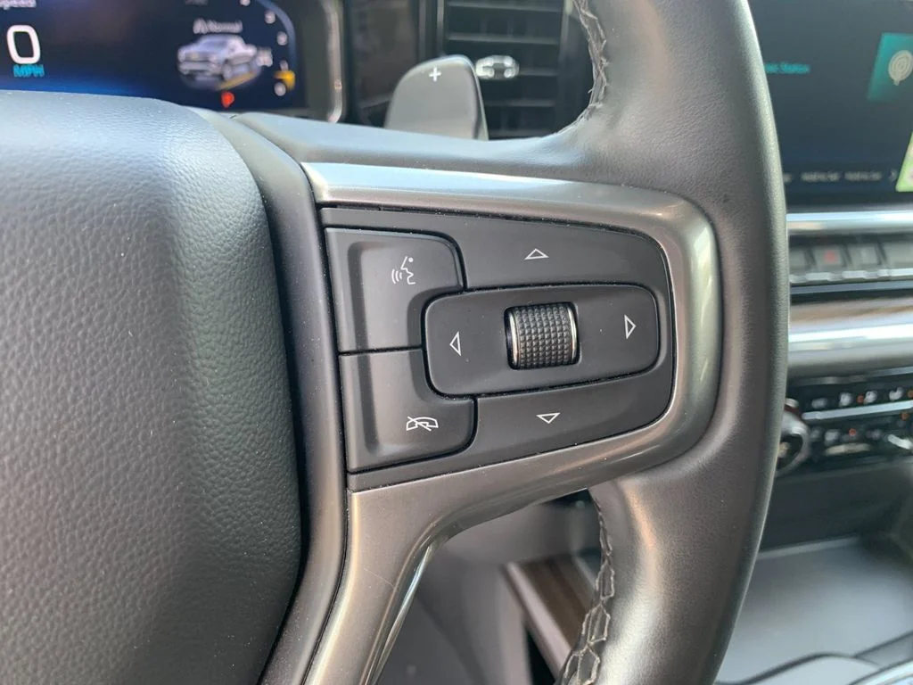 Used 2025 Red Chevrolet RST image 28
