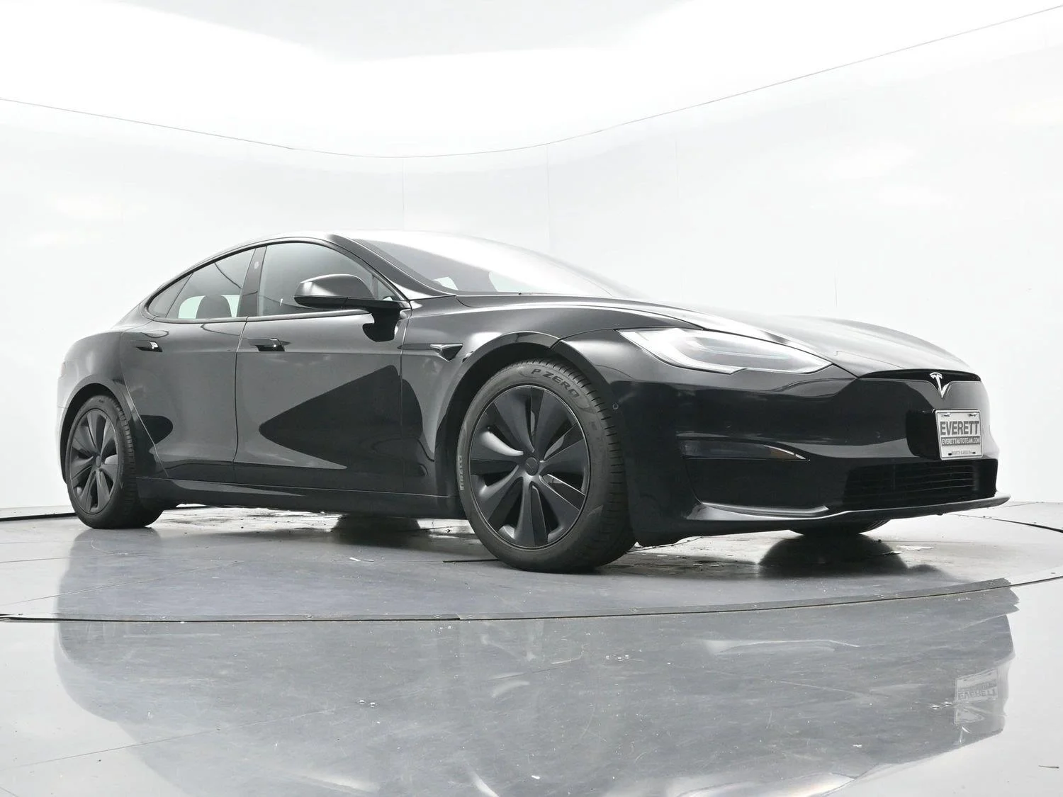 Used 2021 Black Tesla Plaid image 38