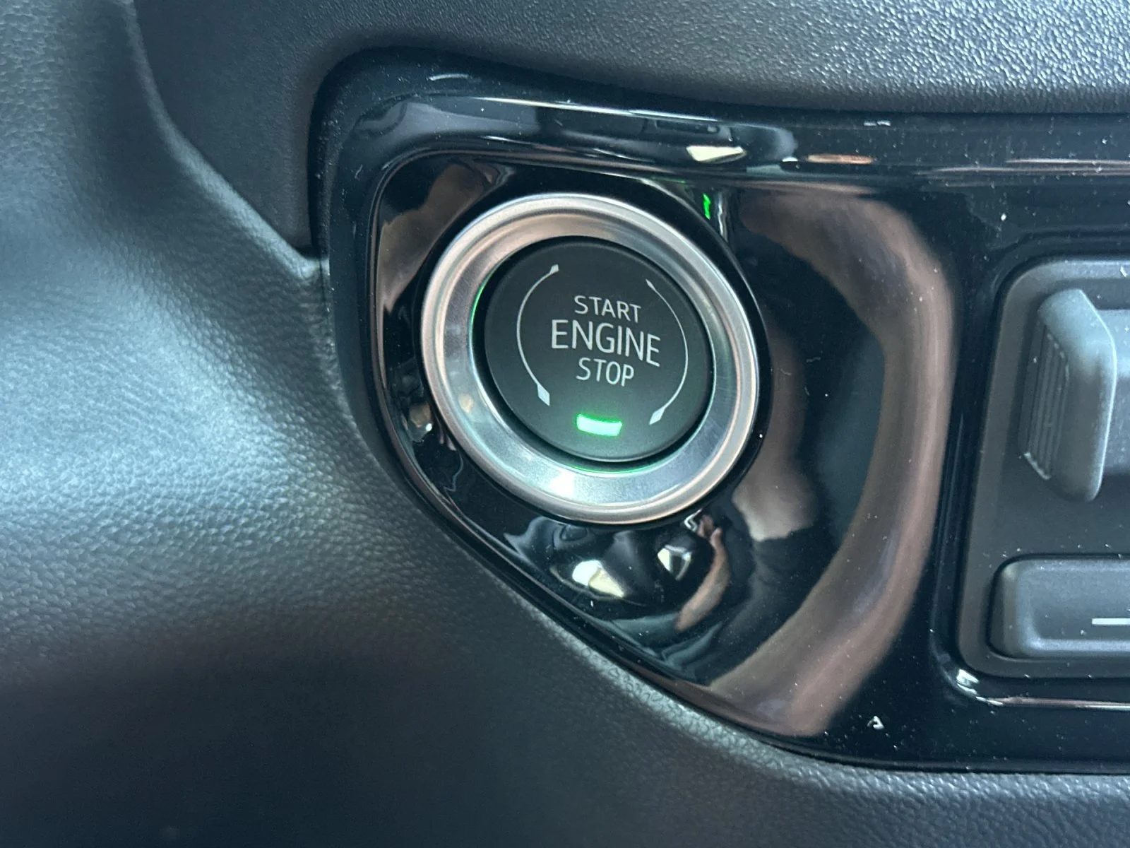 New 2026 Onyx Black GMC Elevation image 20