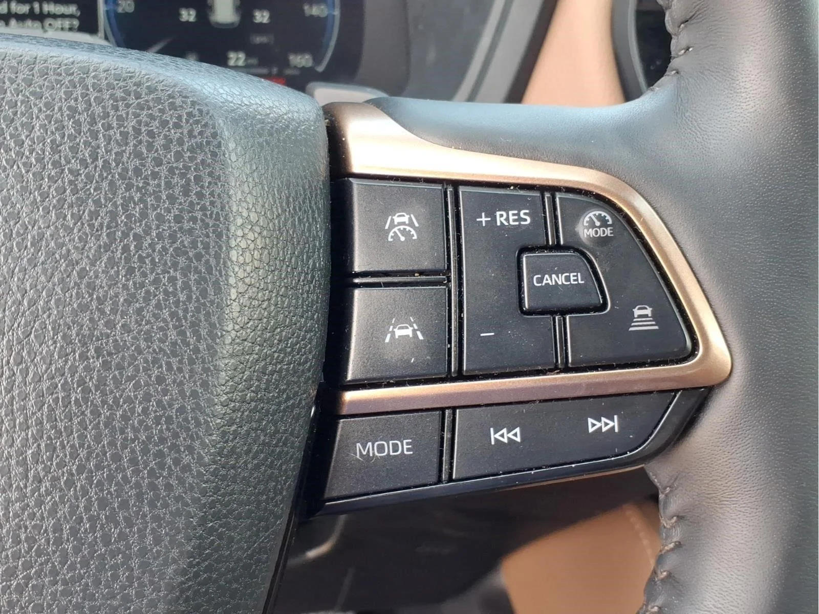 Used 2026 Wind Chill Pearl Toyota MAX Platinum image 23