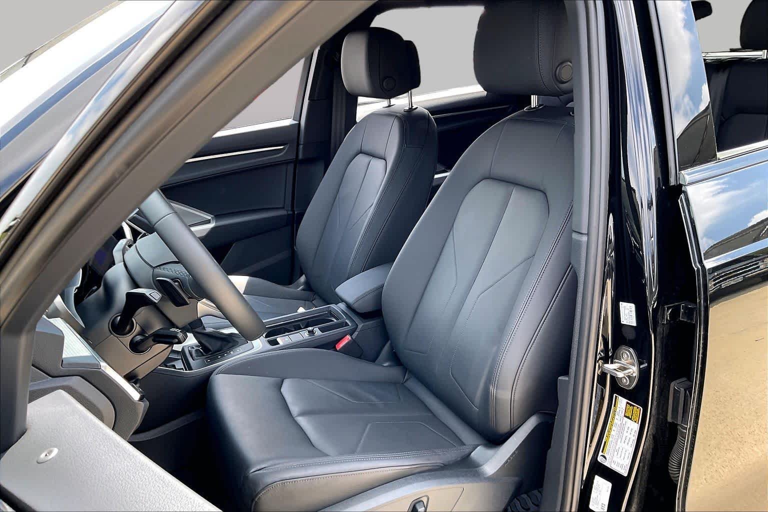 Used 2025 Mythos Black Metallic Audi S line Premium image 8