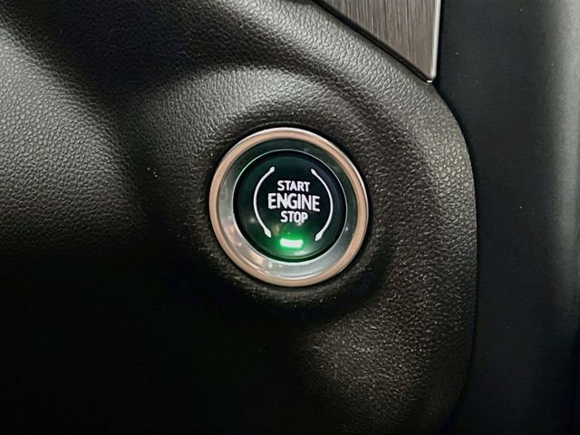 Used 2020 White GMC Denali image 16