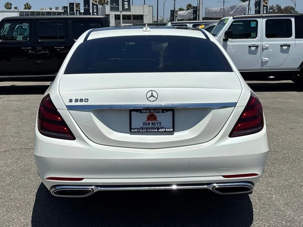 Used 2020 designo Diamond White Metallic Mercedes-Benz S 560 image 4