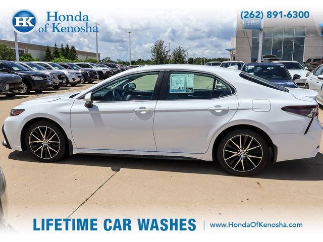 Used 2024 Ice Toyota SE image 2