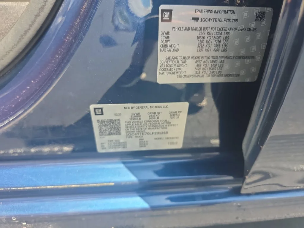 Certified Used 2020 NORTHSKY BLUE METALLIC Chevrolet LT image 32