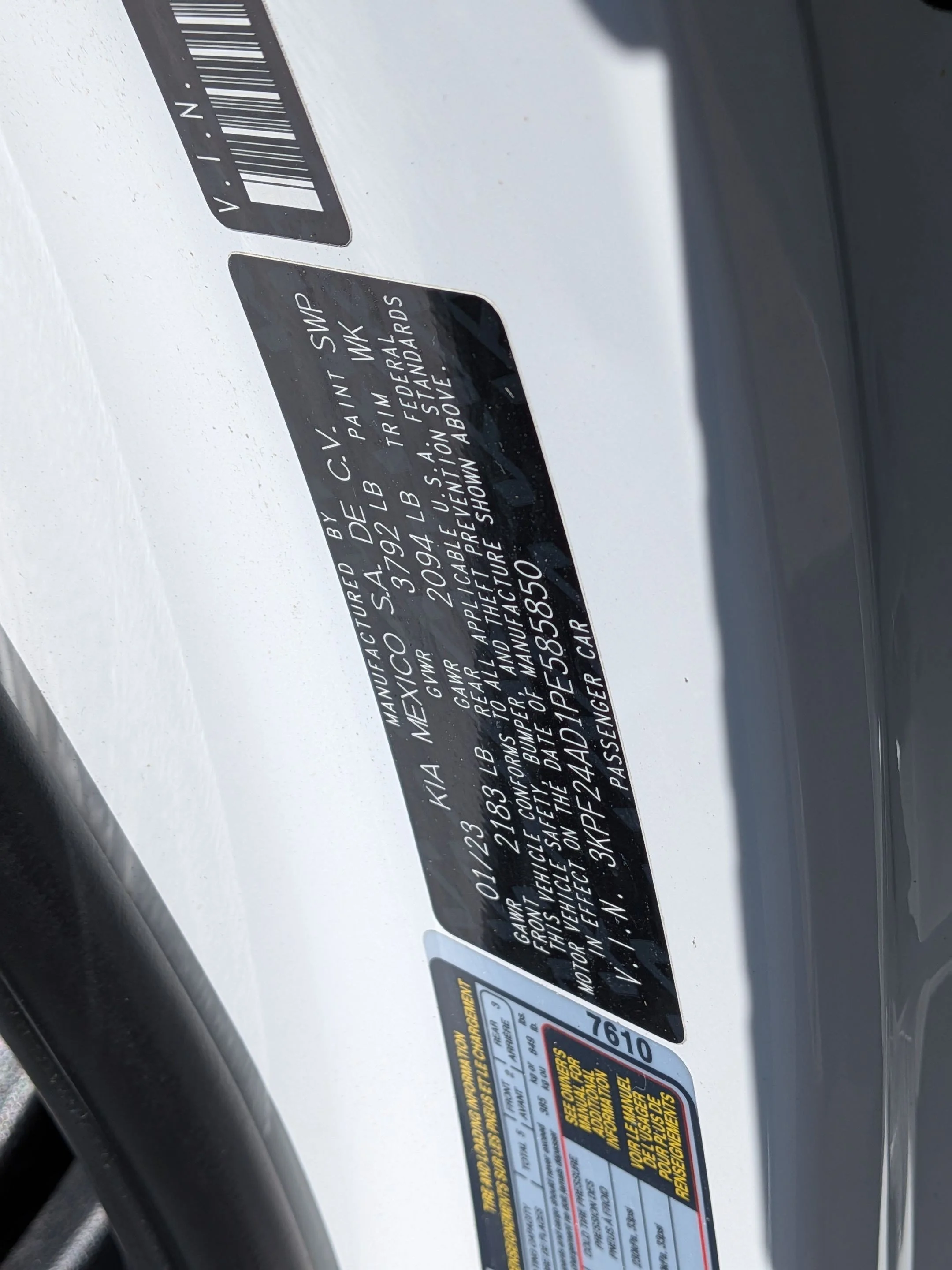 Used 2023 Snow White Pearl Kia LXS image 30