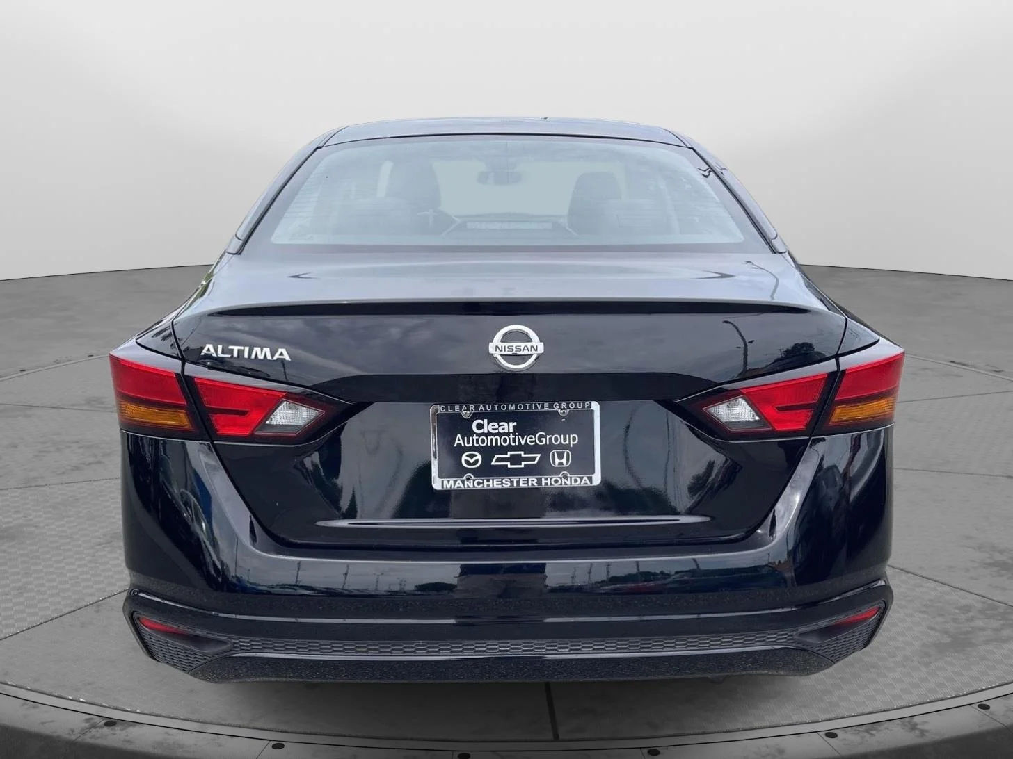 Used 2022 Super Black Nissan 2.5 S image 18