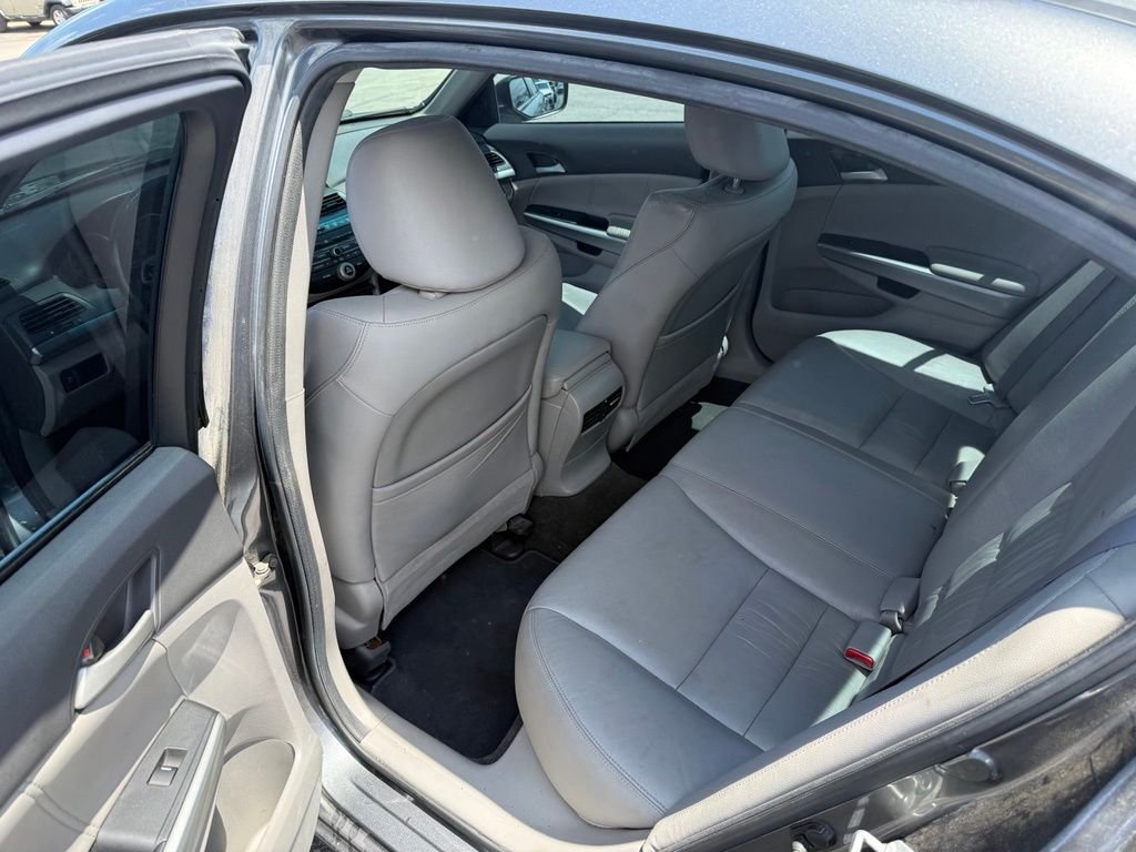 Used 2010 Polished Metal Metallic Honda EX-L image 6