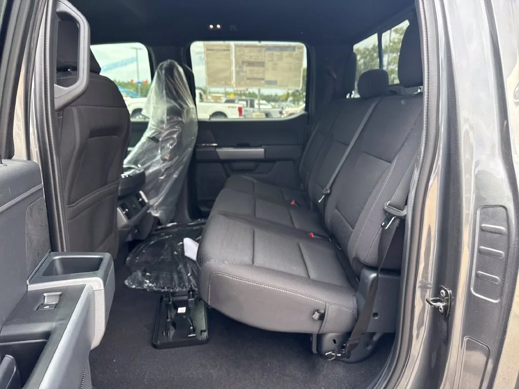 New 2026 Carbonized Gray Metallic Ford XLT image 29