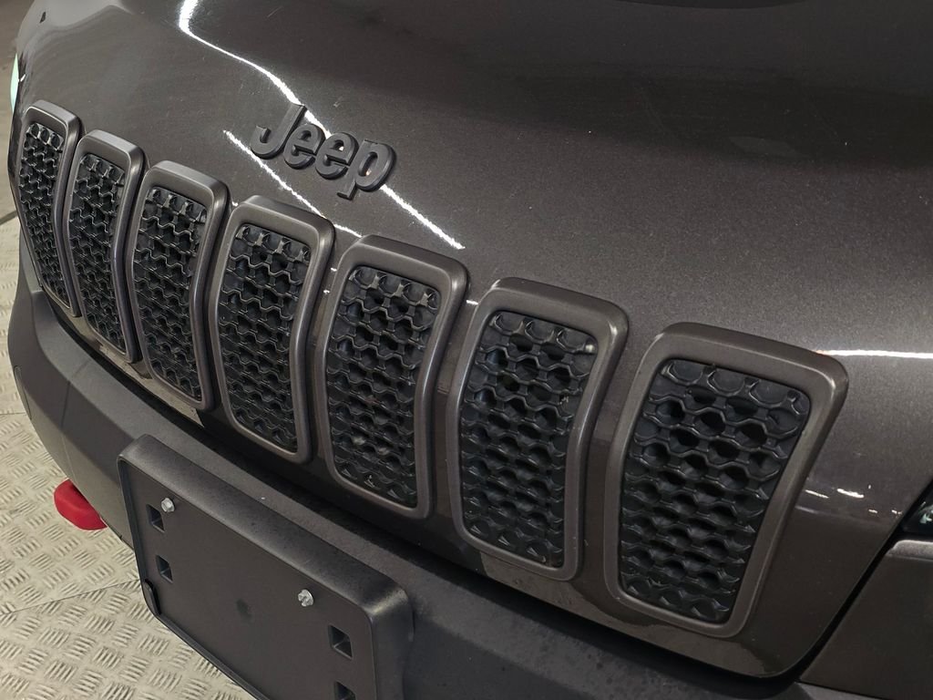 Used 2017 Brown Jeep Limited image 13
