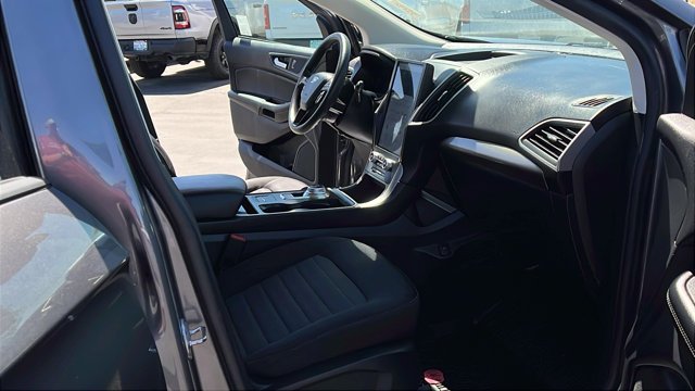 Used 2022 Gray Ford SE image 13