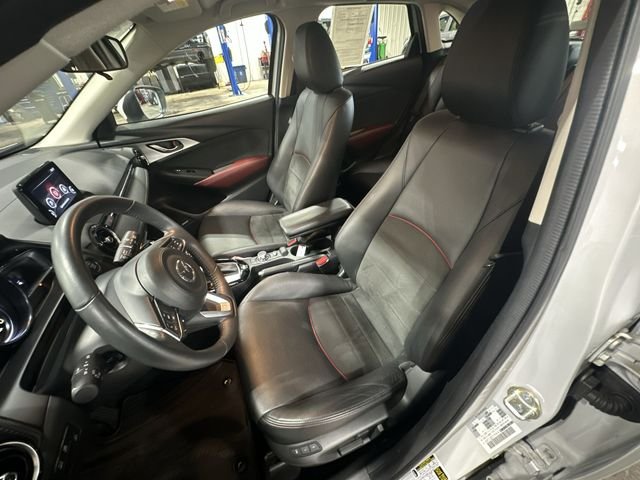 Used 2018 White Mazda Grand Touring image 17