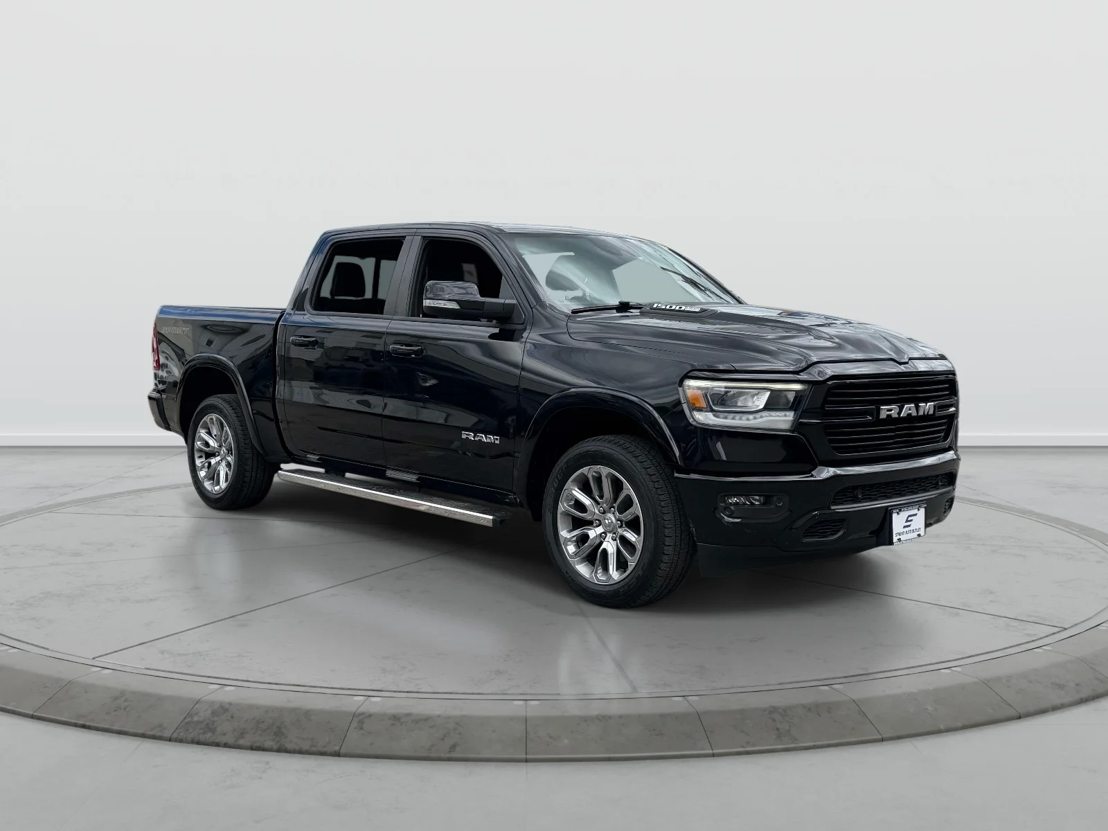 2022 RAM 1500 Laramie 4x4 Crew Cab 5'7's photo
