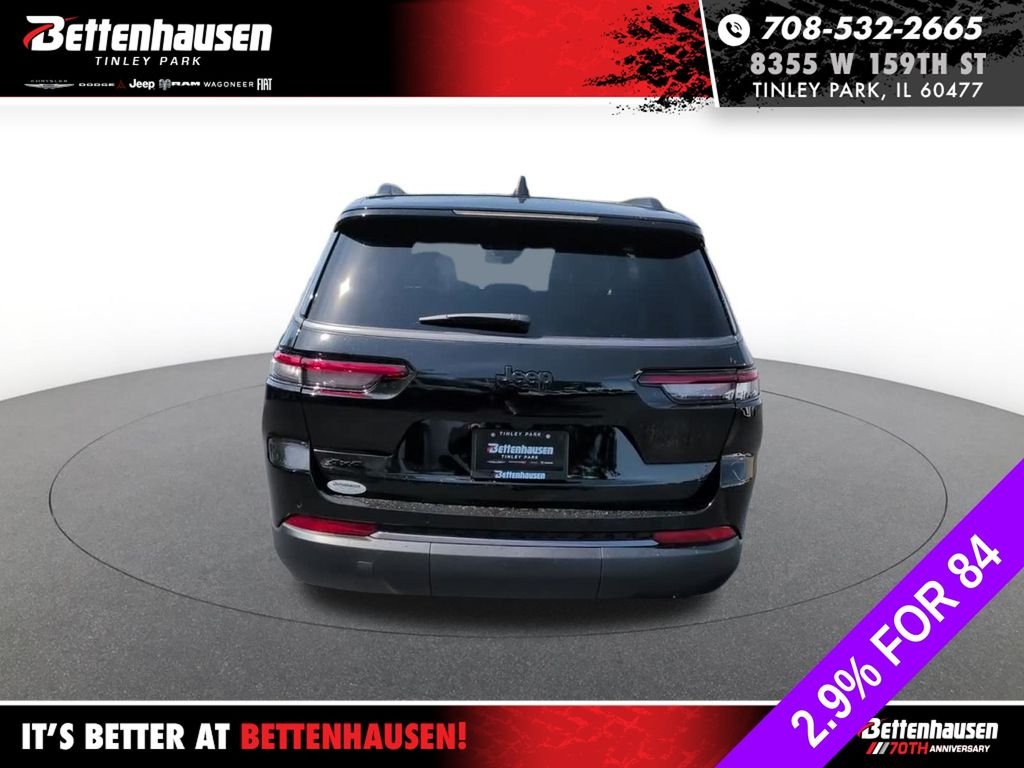 New 2026 Diamond Black Crystal Pearl-Coat Exterior Paint Jeep Laredo image 8
