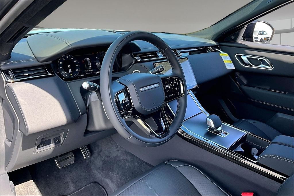 New 2026 CARPATHIAN GREY Land Rover Belgravia Edition image 7
