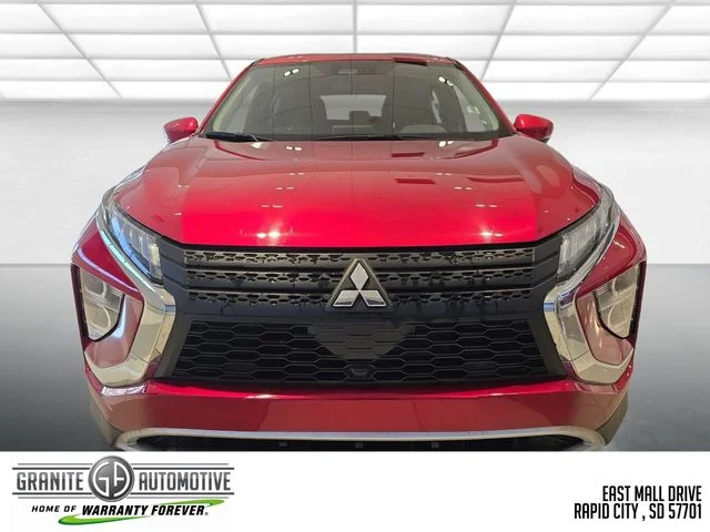 Used 2025 Red Mitsubishi SE image 9