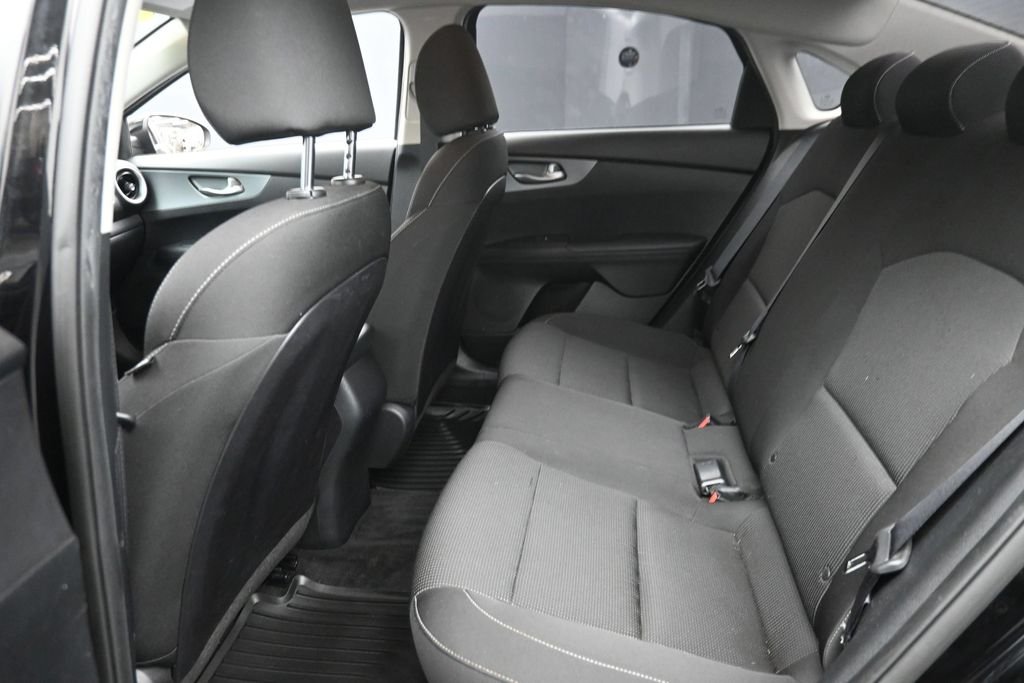 Used 2021 Black Kia FE image 11