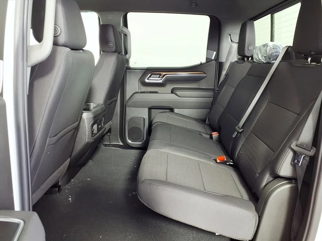New 2026 Summit White Chevrolet LT image 27
