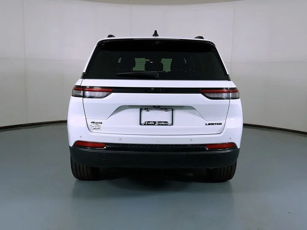Certified Used 2024 White/off-white Jeep Limited image 4