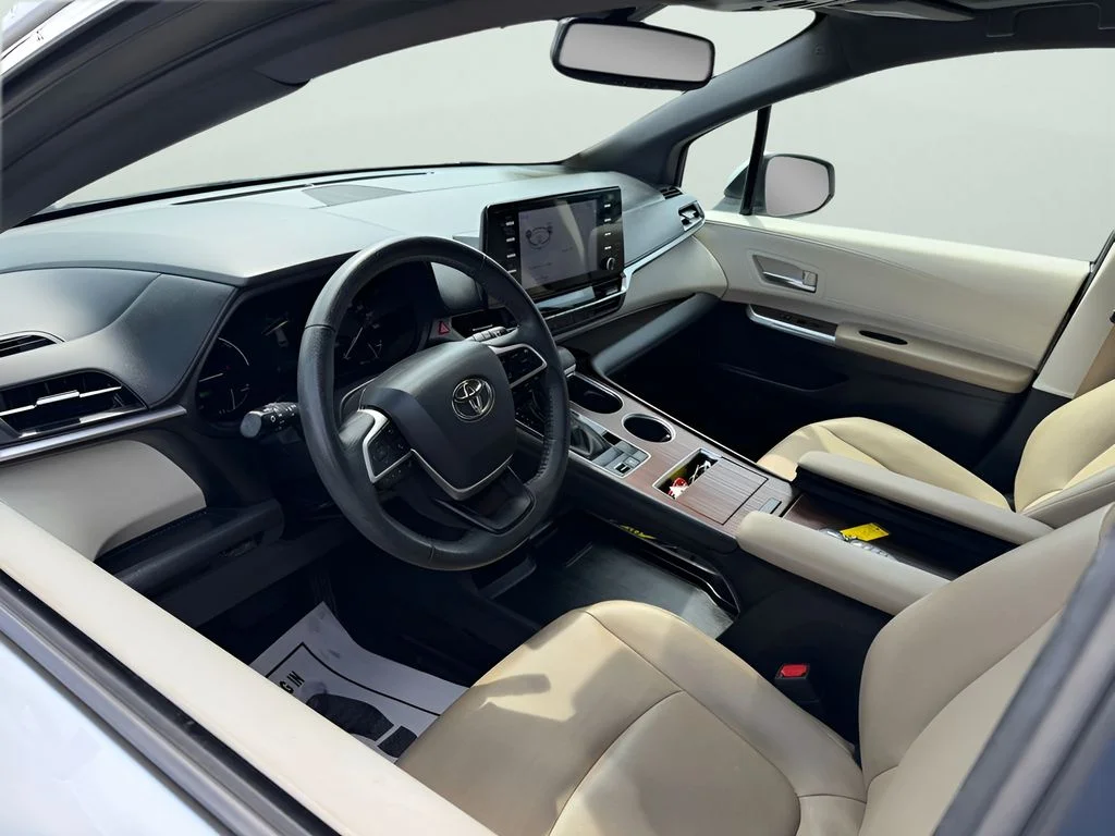Used 2022 Wind Chill Pearl Toyota XLE image 15