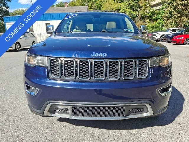 Used 2017 Blue Jeep Limited image 3