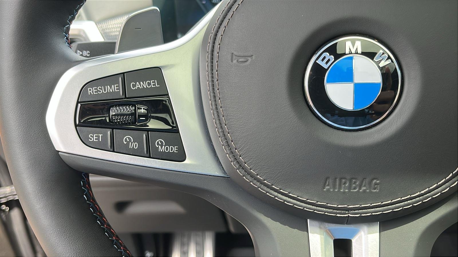 Used 2025 Manhattan Green Metallic BMW M60i image 12