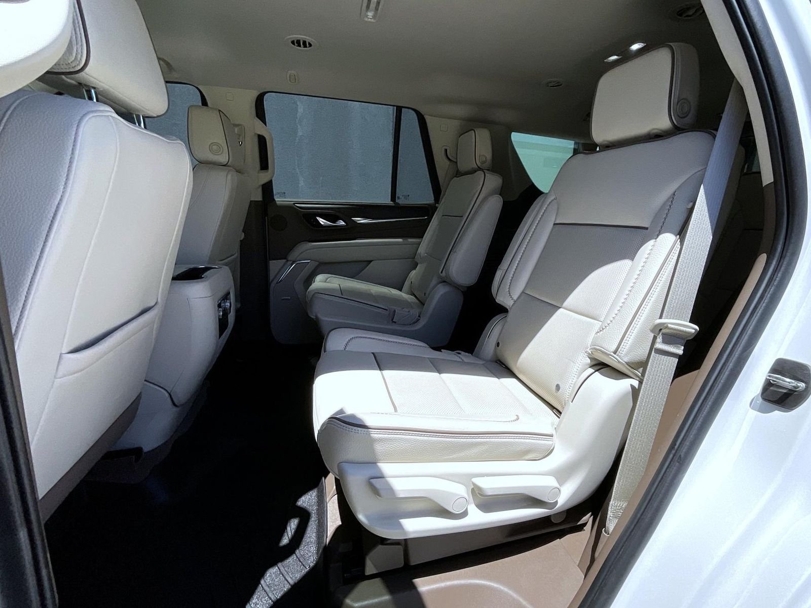 Used 2022 White GMC Denali image 22