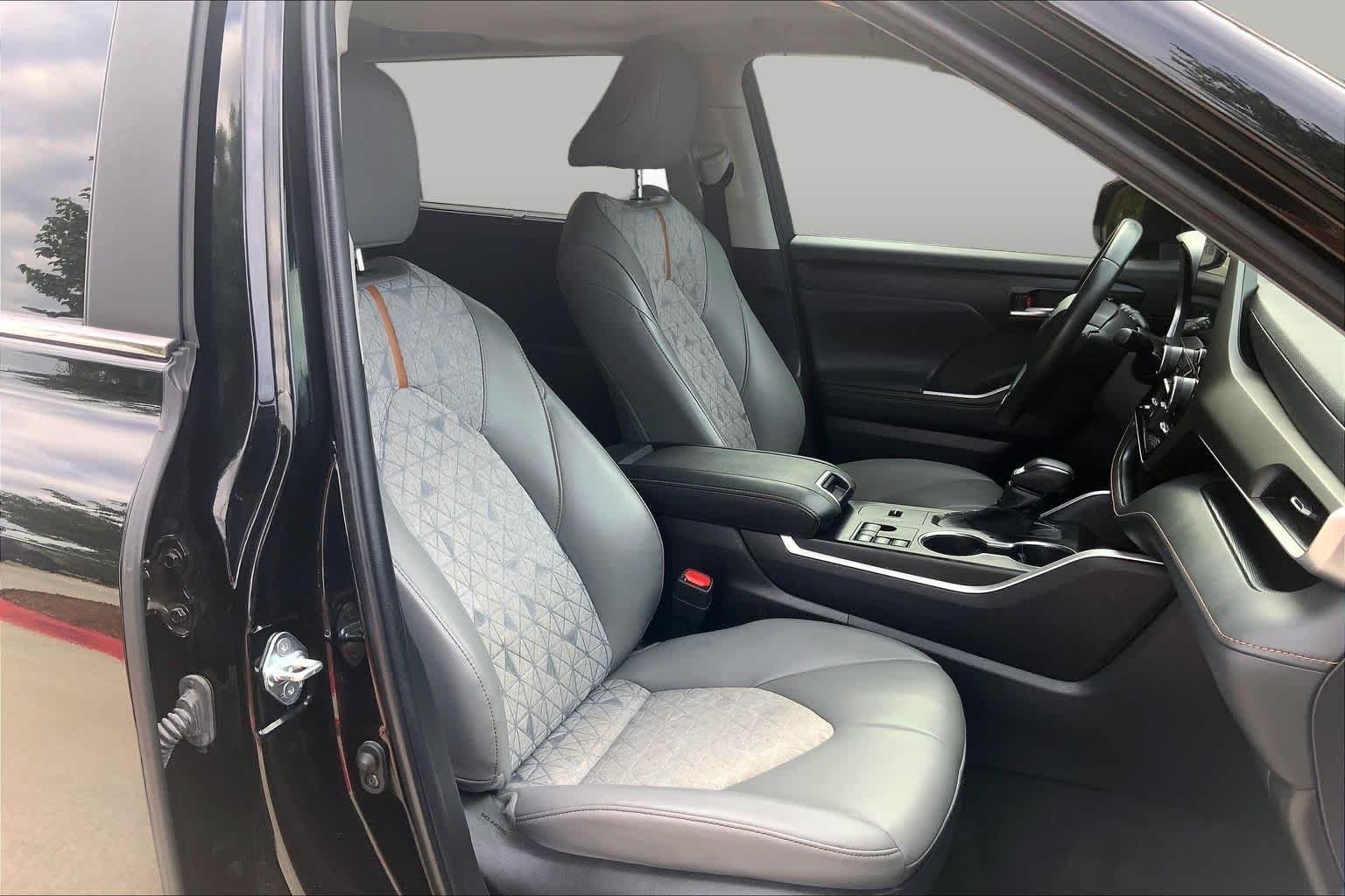 Used 2023 Midnight Black Metallic Toyota Hybrid Bronze Edition image 9
