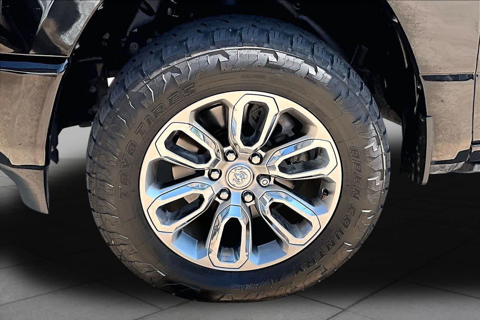 Used 2023 Diamond Black Crystal Pearlcoat Ram Laramie image 6