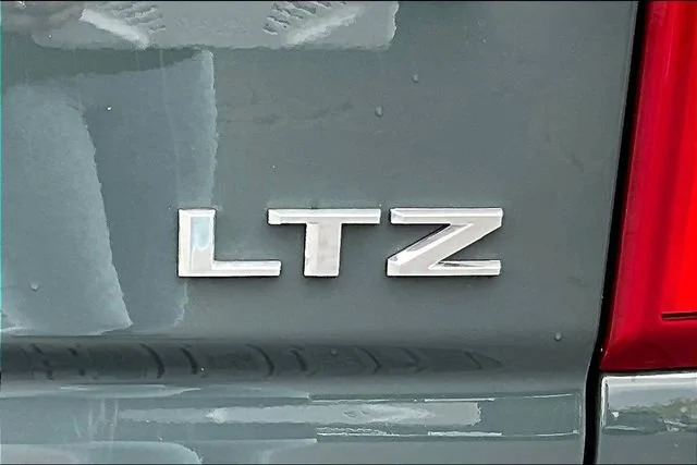 2025 Chevrolet Silverado 1500 LTZ - Photo 9