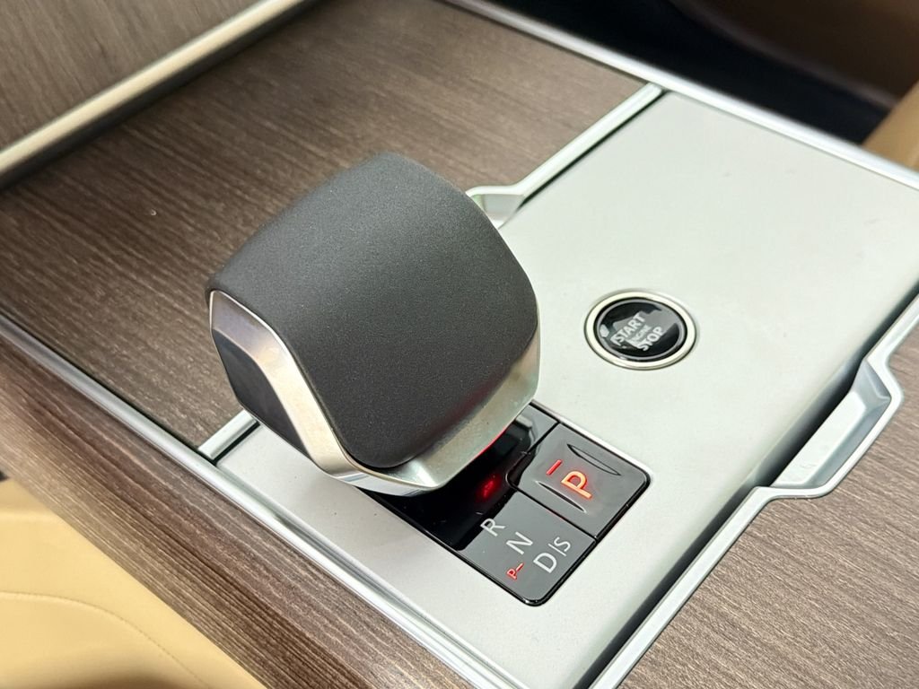 New 2026 Fuji White Land Rover SE image 17