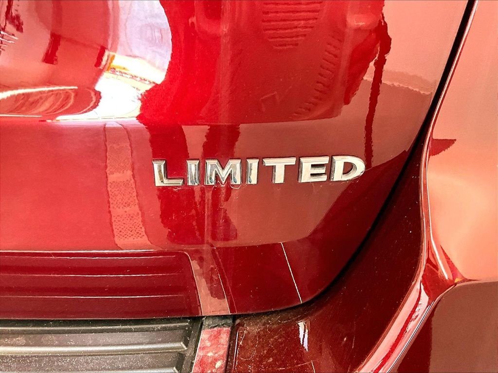 Used 2020 Velvet Red Pearlcoat Jeep Limited image 27