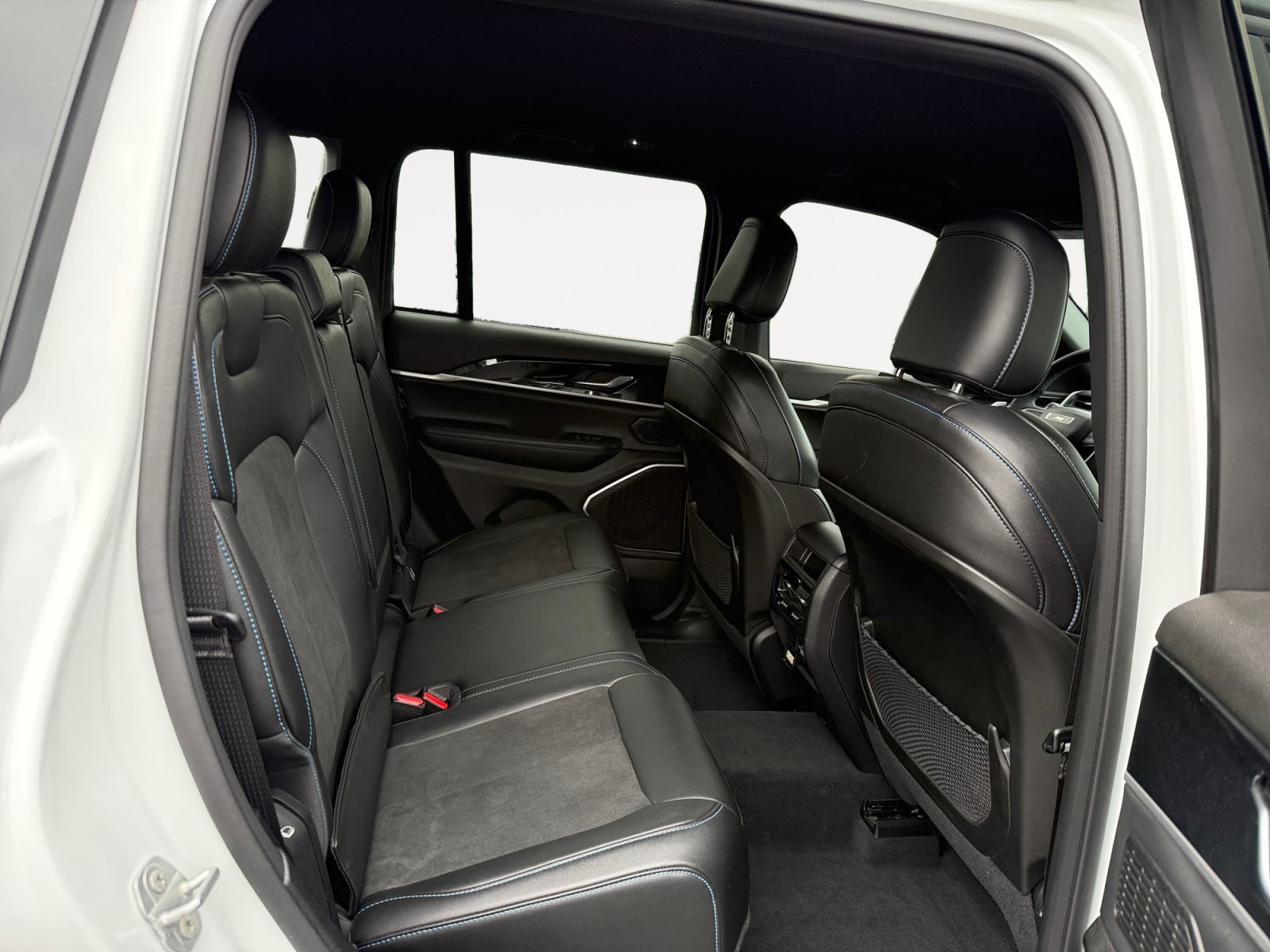 Used 2022 Bright White Clearcoat Jeep Trailhawk 4xe image 18