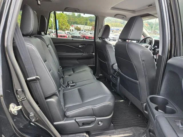 Used 2020 Black Honda EX-L image 21