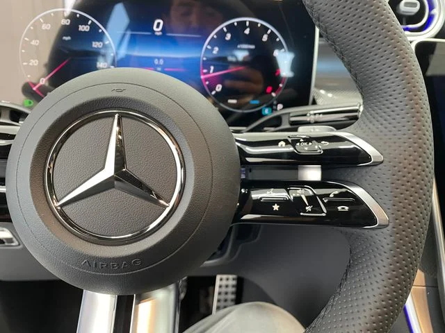 New 2027 White Mercedes-Benz GLC 300 image 25